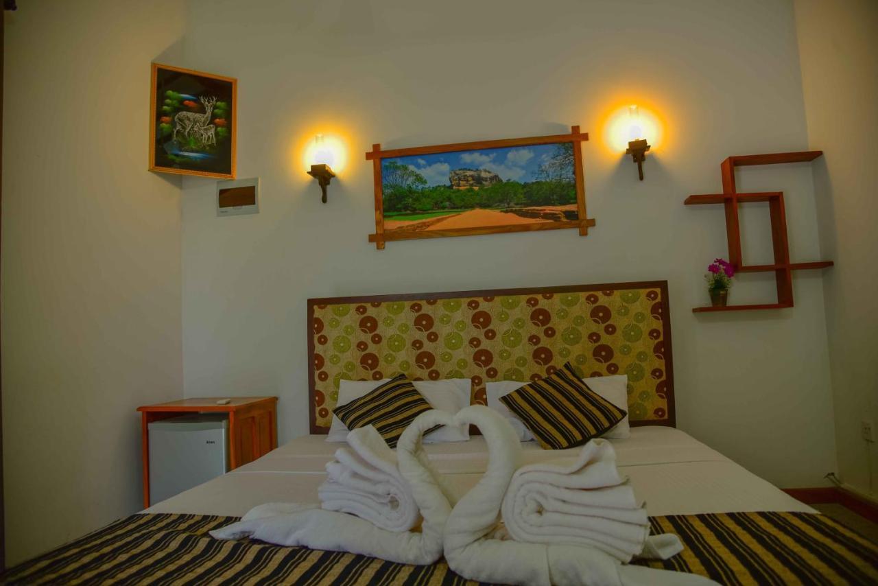 Lake Villa Resort Тисамахарама Екстериор снимка
