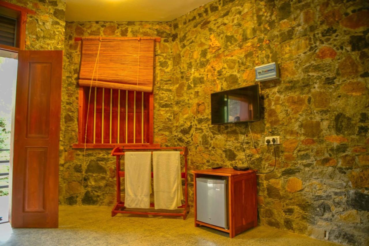 Lake Villa Resort Тисамахарама Екстериор снимка
