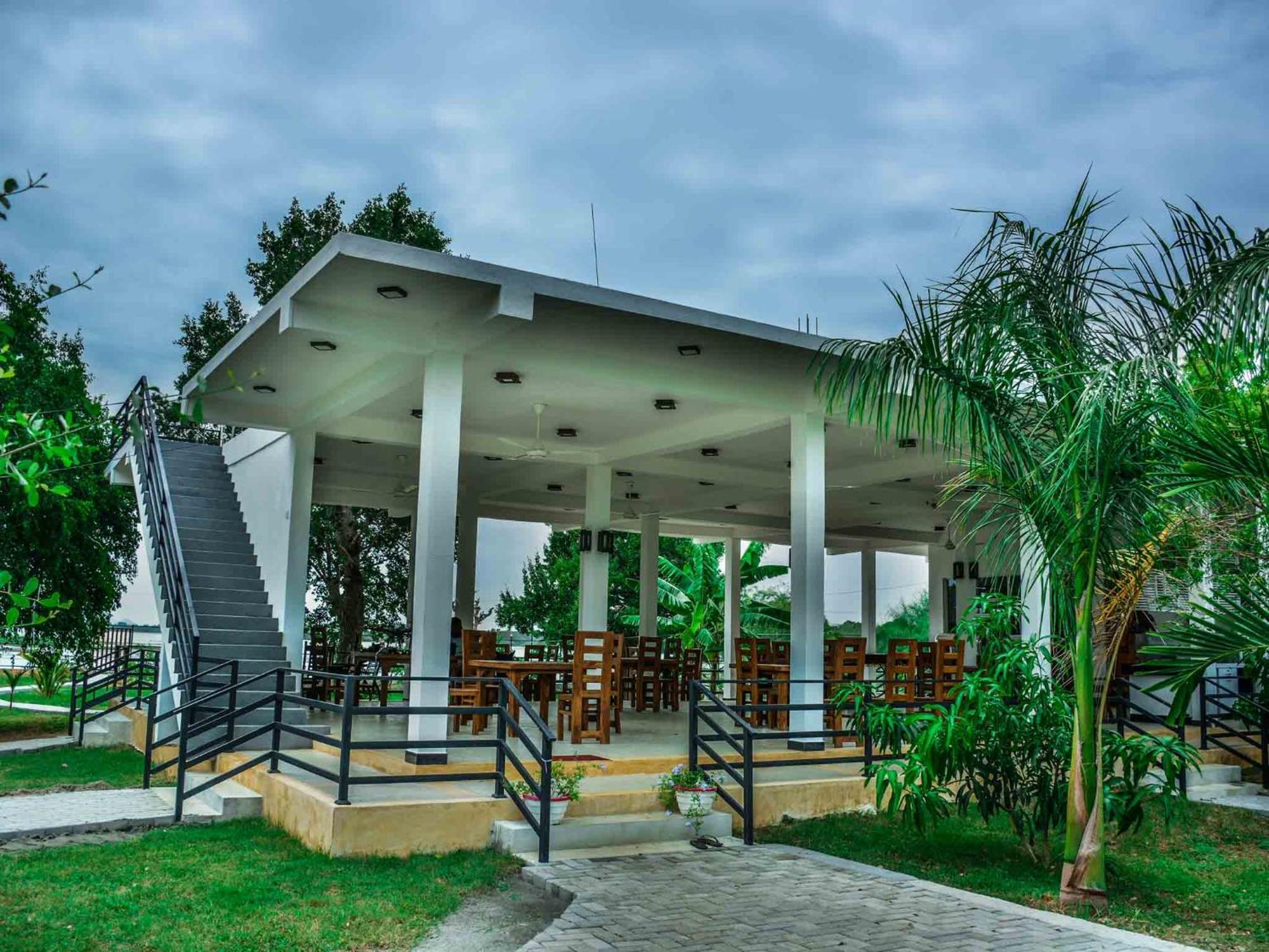 Lake Villa Resort Тисамахарама Екстериор снимка