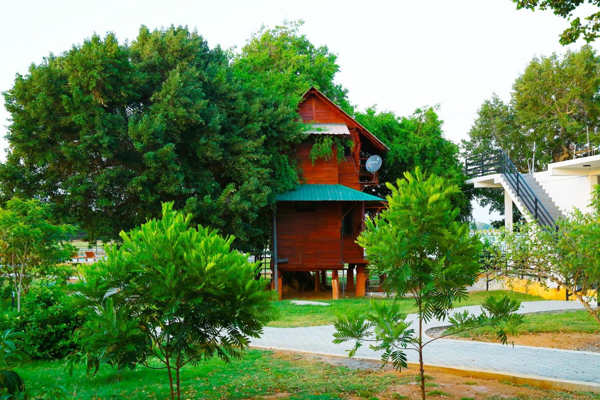 Lake Villa Resort Тисамахарама Екстериор снимка