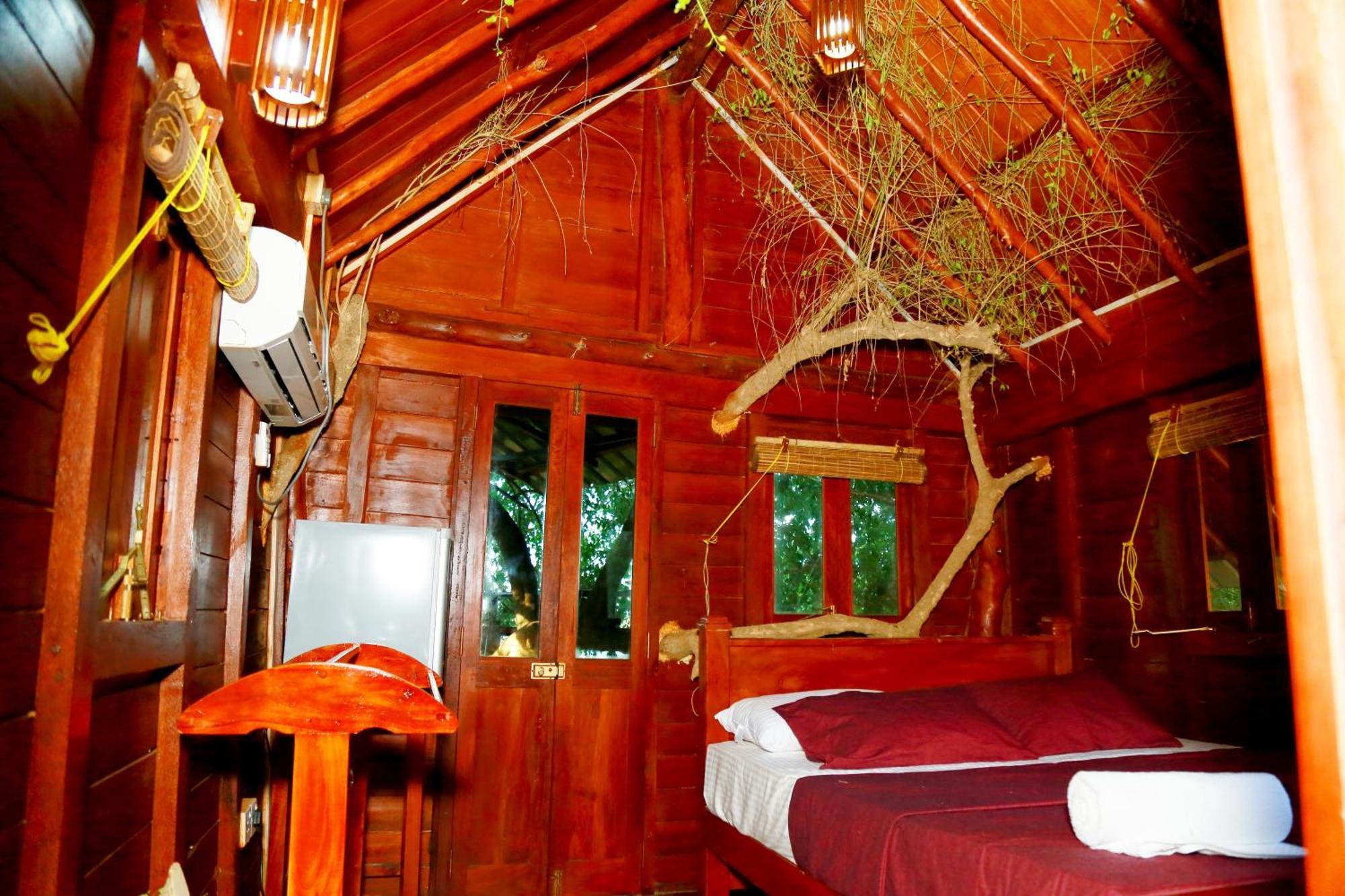 Lake Villa Resort Тисамахарама Екстериор снимка