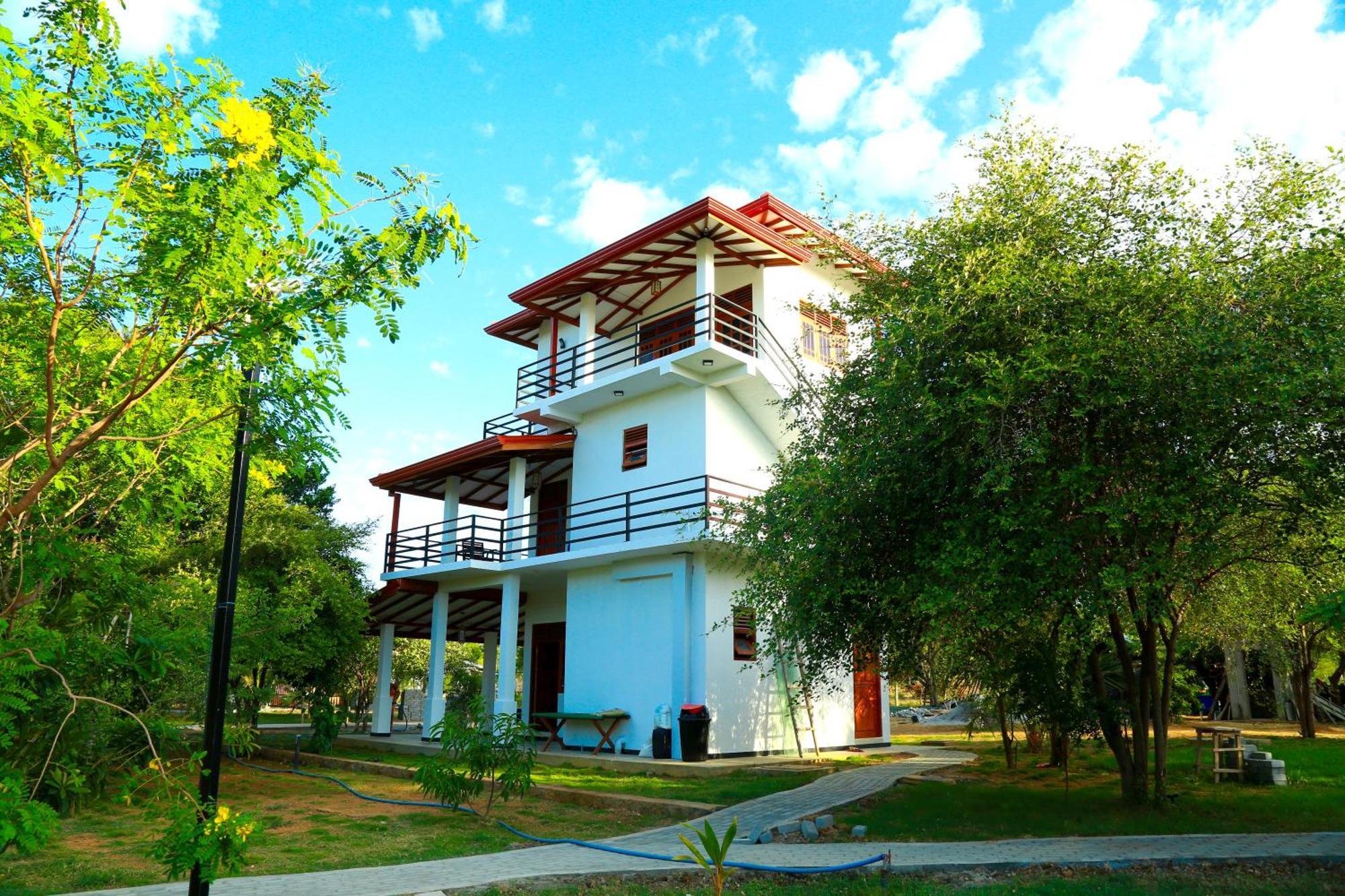 Lake Villa Resort Тисамахарама Екстериор снимка