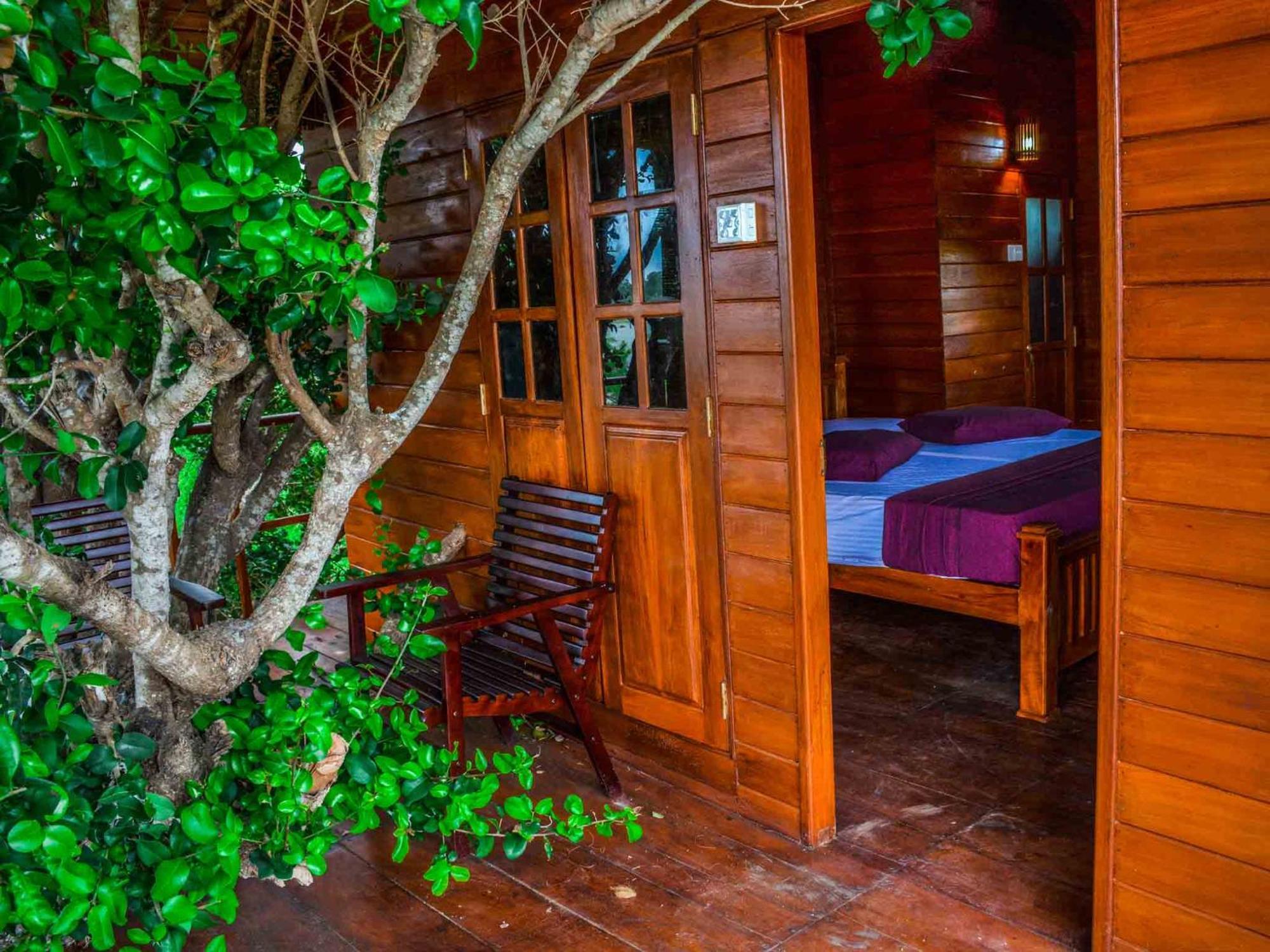 Lake Villa Resort Тисамахарама Екстериор снимка