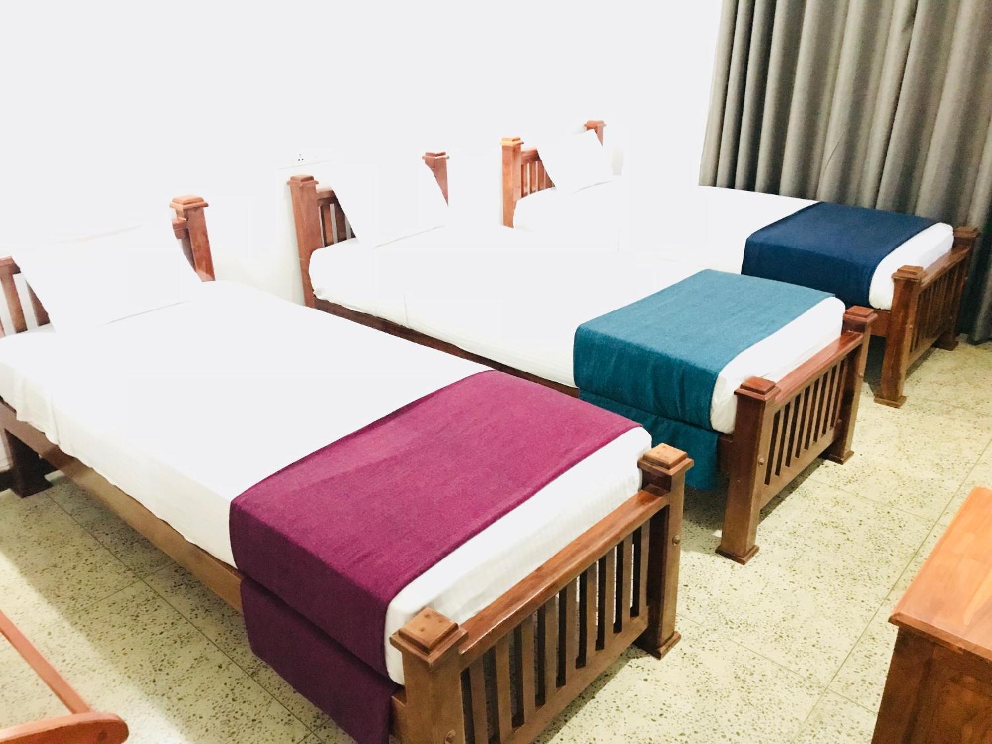Lake Villa Resort Тисамахарама Екстериор снимка