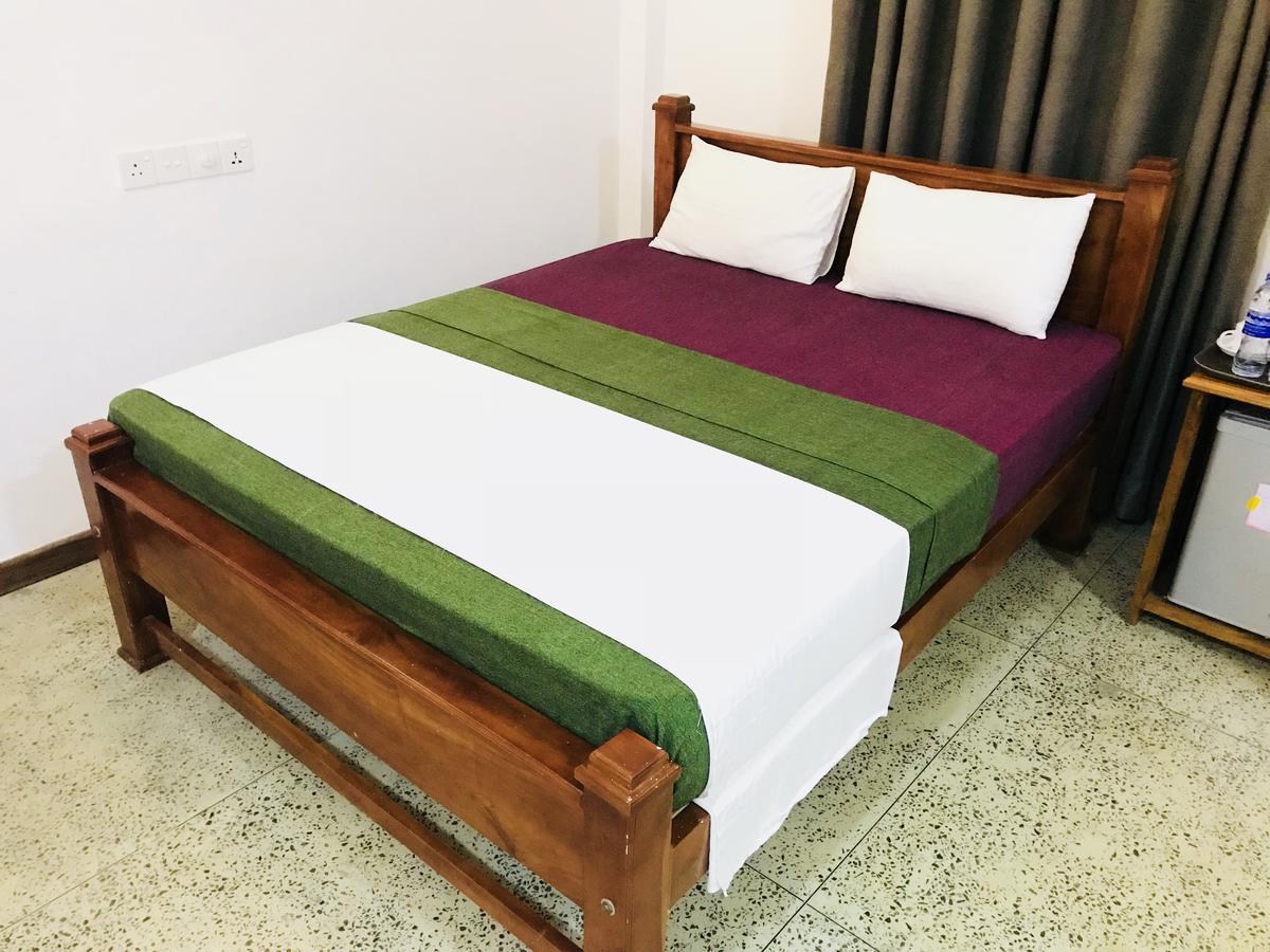 Lake Villa Resort Тисамахарама Екстериор снимка