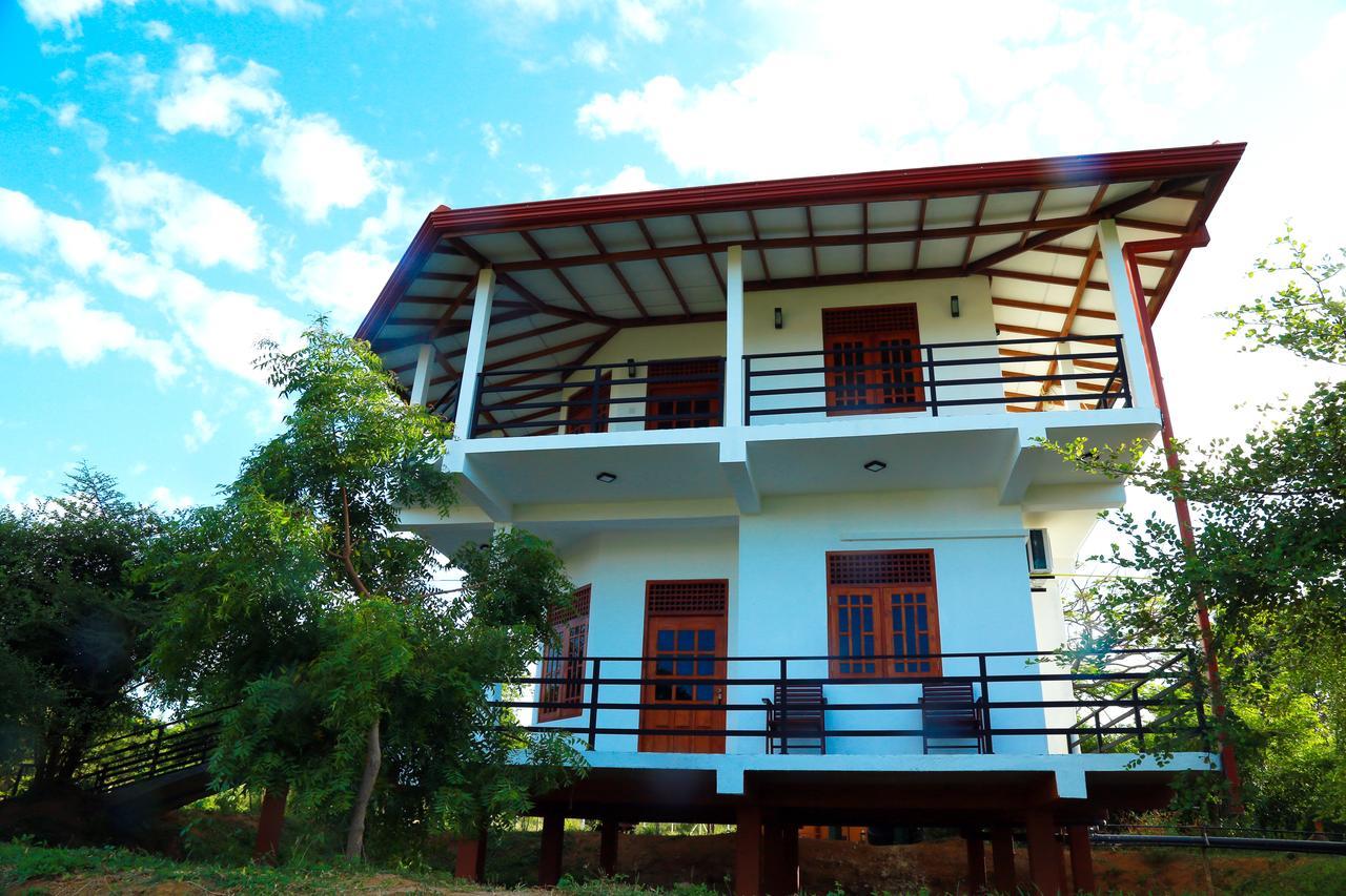 Lake Villa Resort Тисамахарама Екстериор снимка