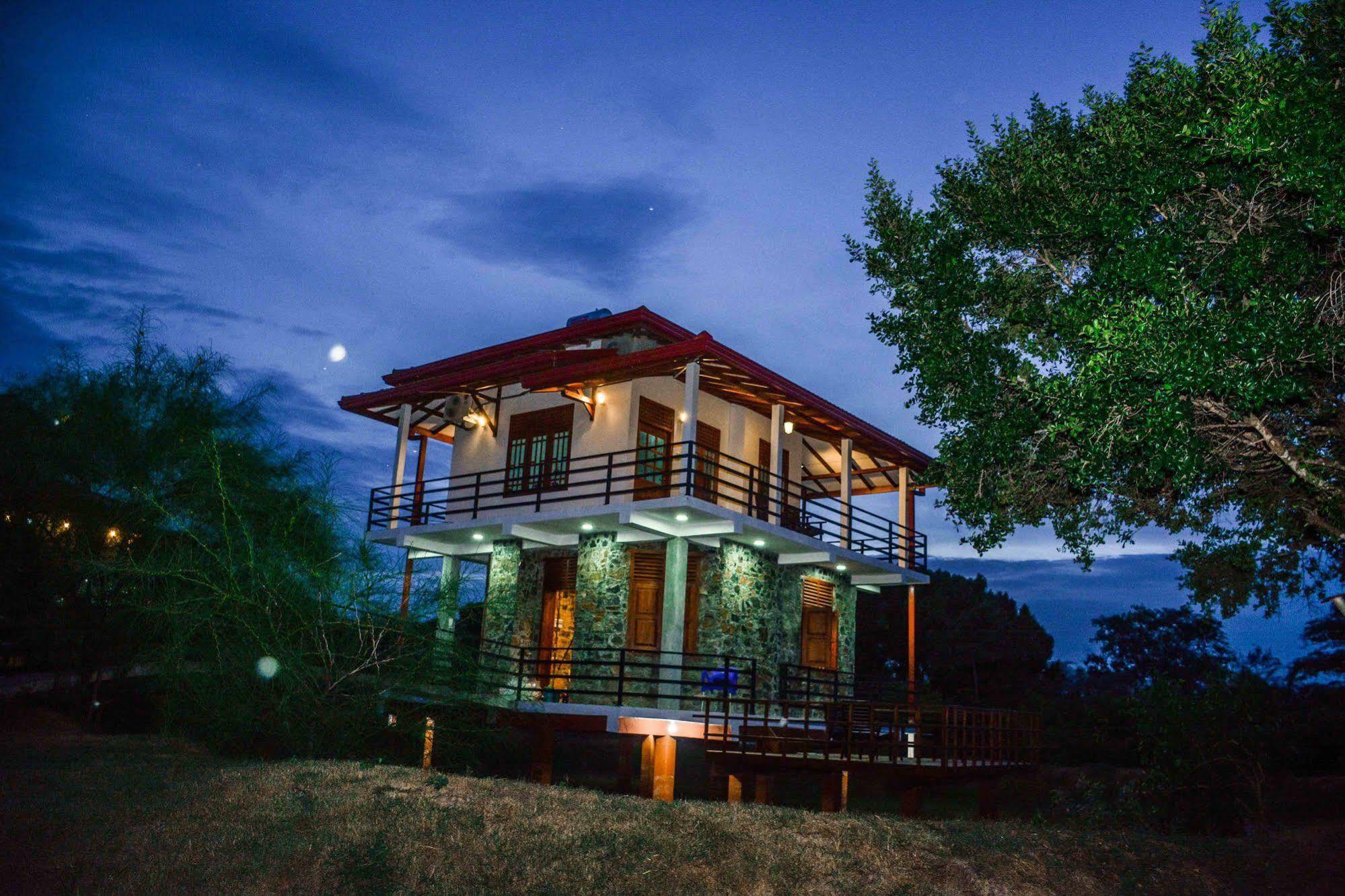 Lake Villa Resort Тисамахарама Екстериор снимка